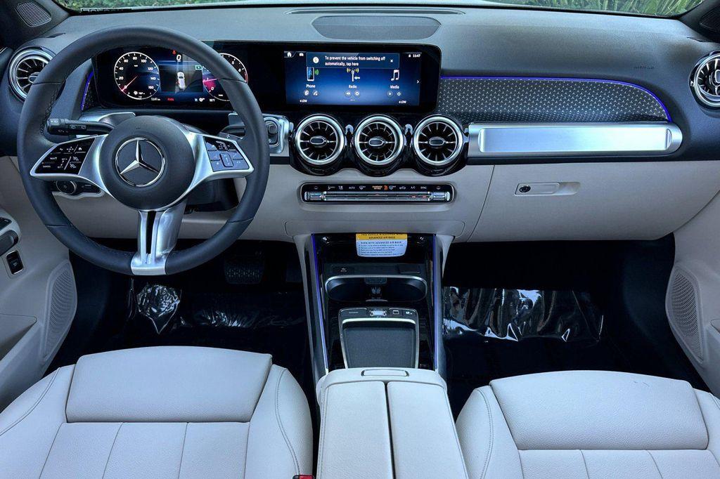 new 2025 Mercedes-Benz GLB 250 car, priced at $41,016