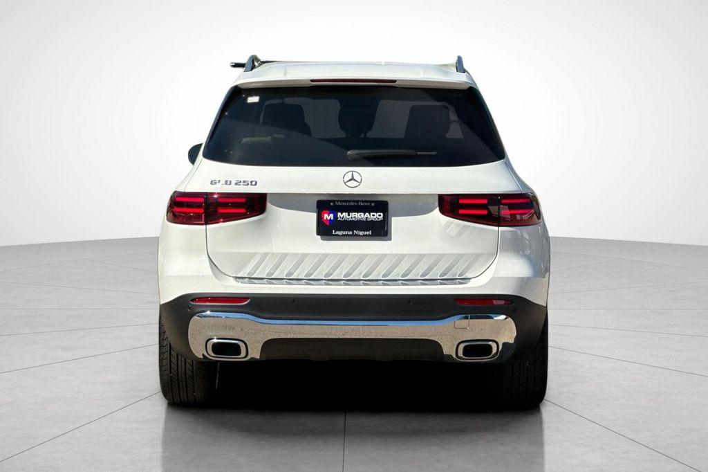 new 2025 Mercedes-Benz GLB 250 car, priced at $41,016