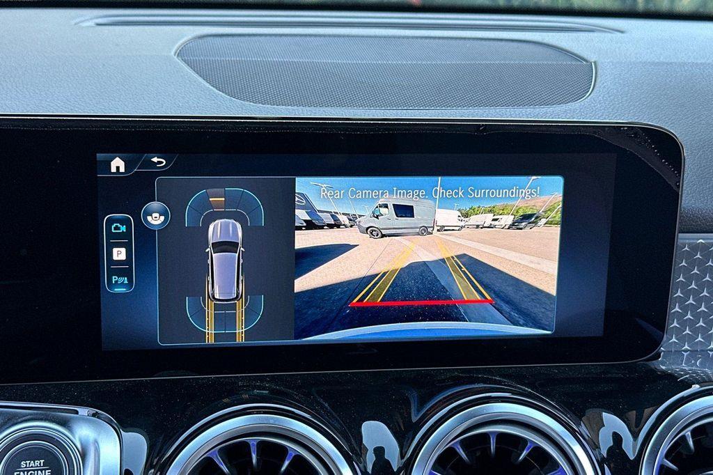 new 2025 Mercedes-Benz GLB 250 car, priced at $41,016