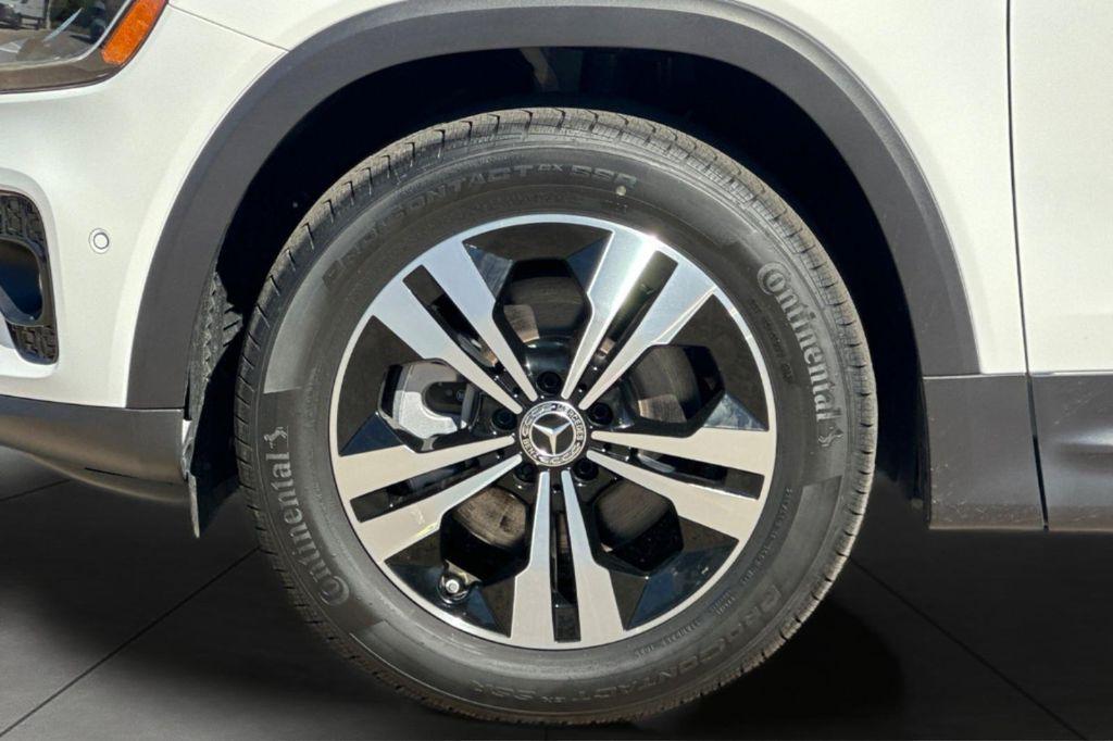 new 2025 Mercedes-Benz GLB 250 car, priced at $41,016