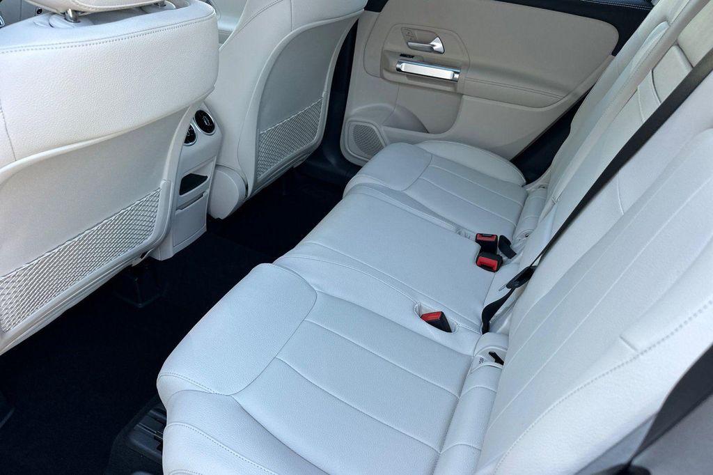 new 2025 Mercedes-Benz GLB 250 car, priced at $41,016