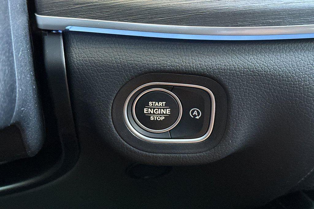 new 2025 Mercedes-Benz GLS 450 car, priced at $81,831