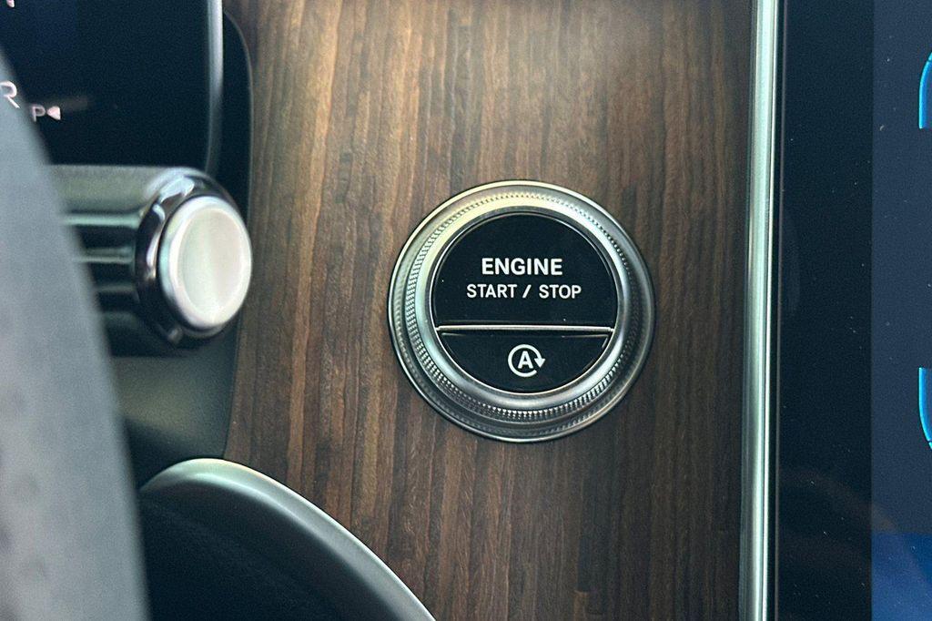 new 2025 Mercedes-Benz GLC 300 car, priced at $52,560