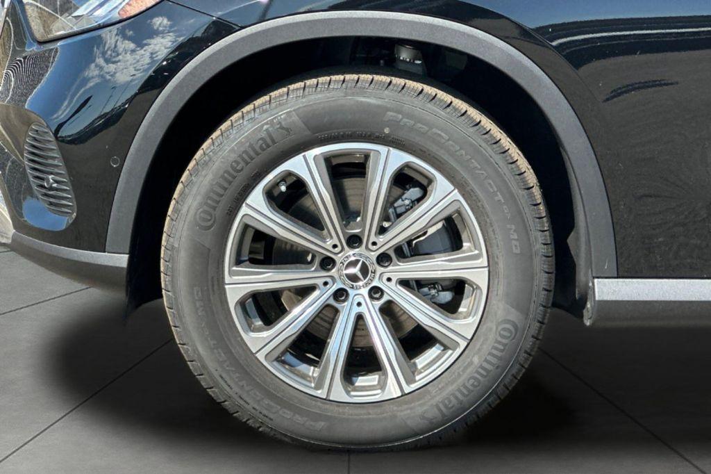 new 2025 Mercedes-Benz GLC 300 car, priced at $49,703