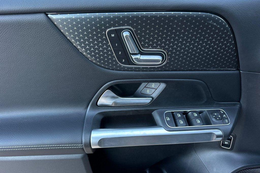 new 2026 Mercedes-Benz GLB 250 car, priced at $47,115