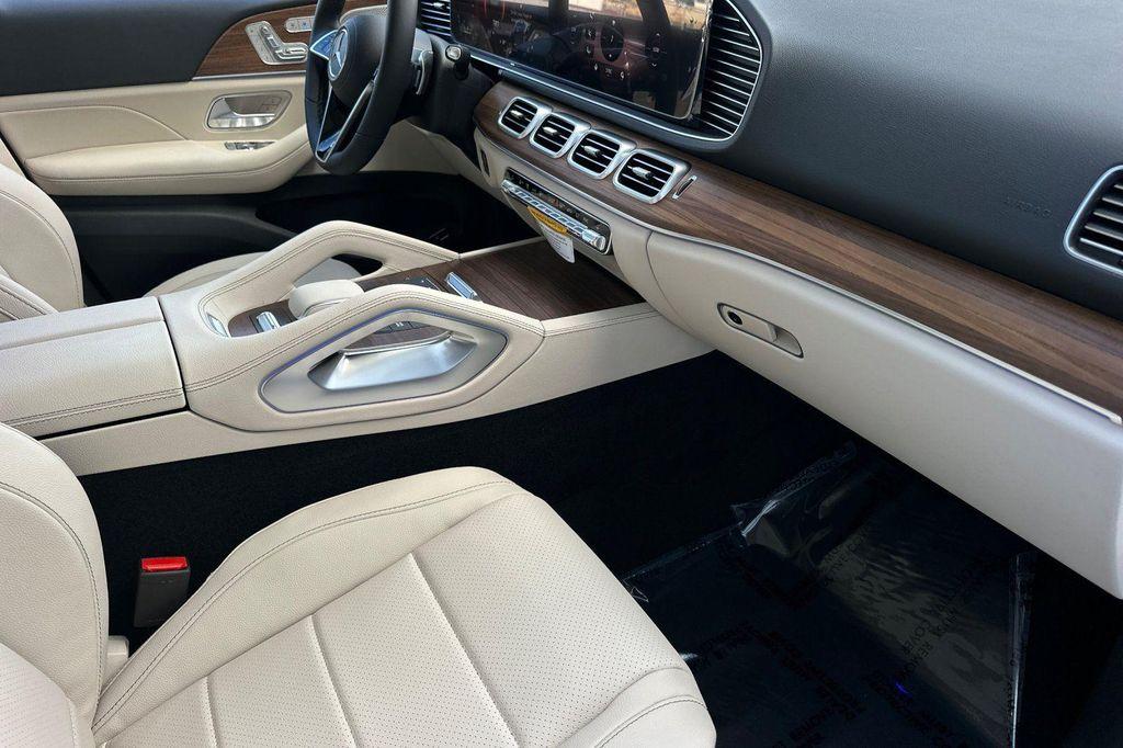 new 2026 Mercedes-Benz GLE 450 car, priced at $83,825