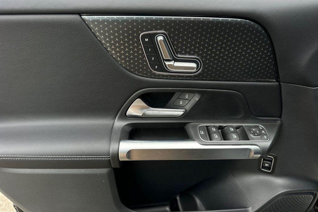 new 2025 Mercedes-Benz GLB 250 car, priced at $38,759