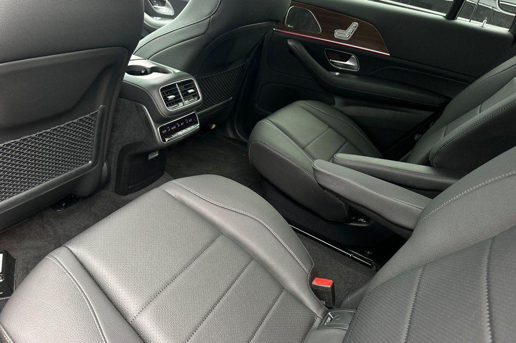 new 2025 Mercedes-Benz GLS 450 car, priced at $85,017