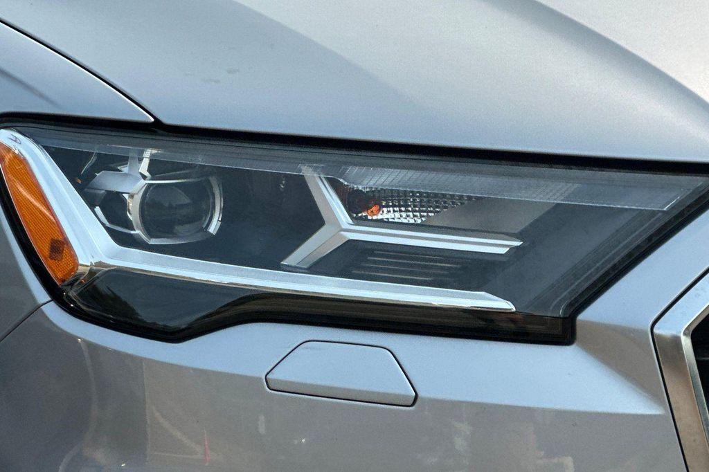 used 2022 Audi Q7 car, priced at $38,500
