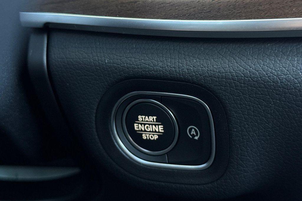 new 2025 Mercedes-Benz GLE 350 car, priced at $68,795
