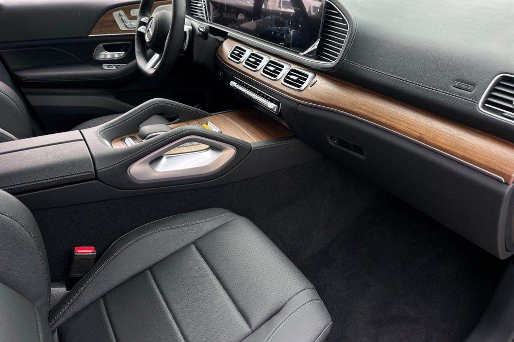 new 2025 Mercedes-Benz GLS 450 car, priced at $97,730