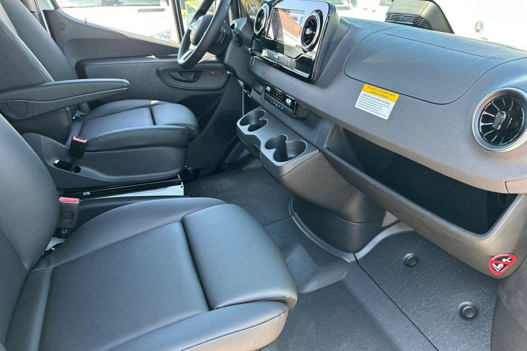 new 2025 Mercedes-Benz Sprinter 2500 car, priced at $67,106