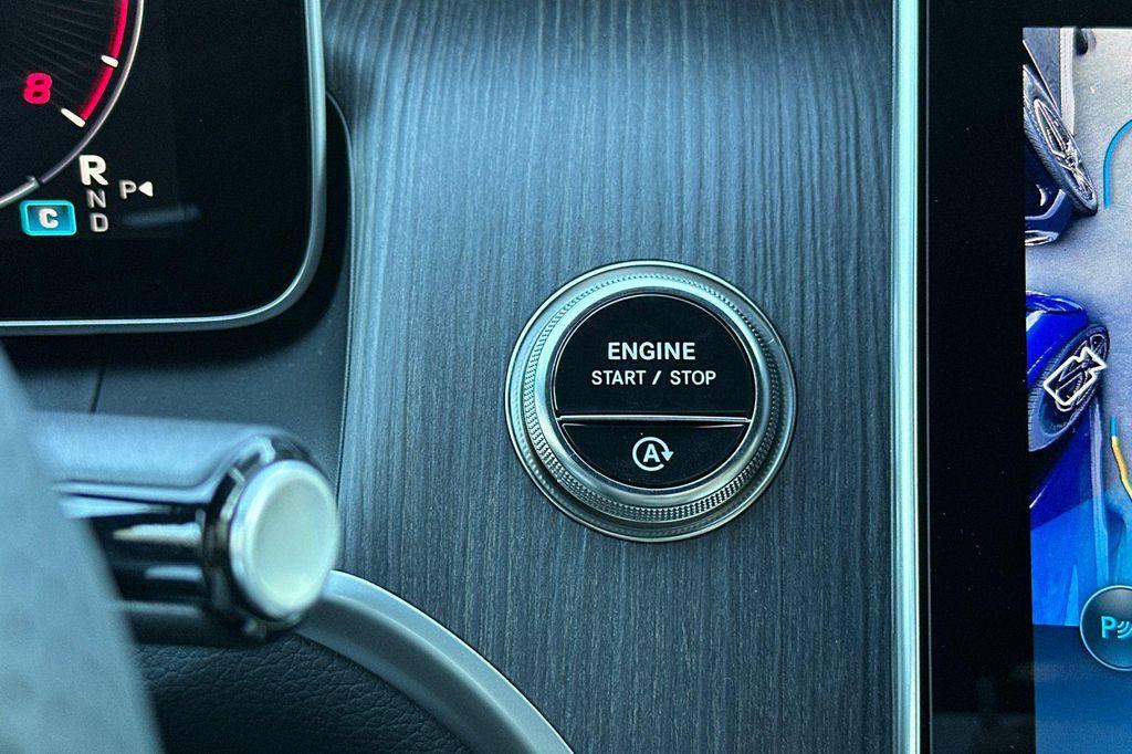 new 2026 Mercedes-Benz GLC 300 car, priced at $61,175