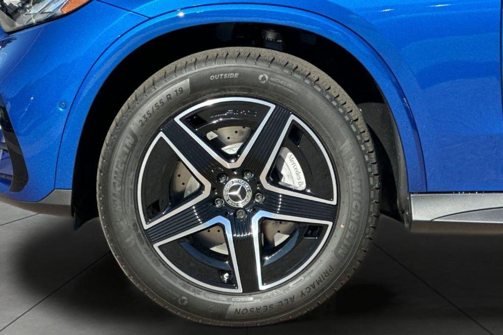 new 2026 Mercedes-Benz GLC 300 car, priced at $61,175