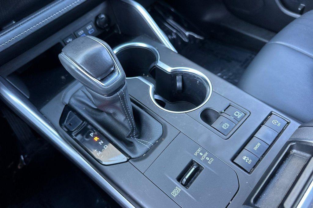 used 2022 Toyota Highlander car, priced at $33,800