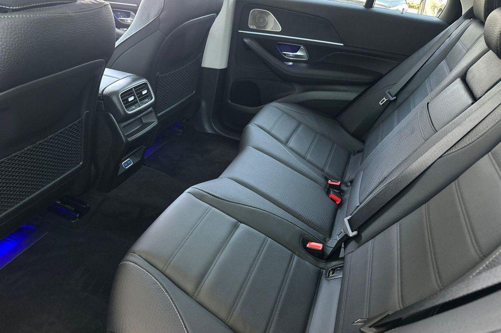 new 2025 Mercedes-Benz GLE 580 car, priced at $100,625