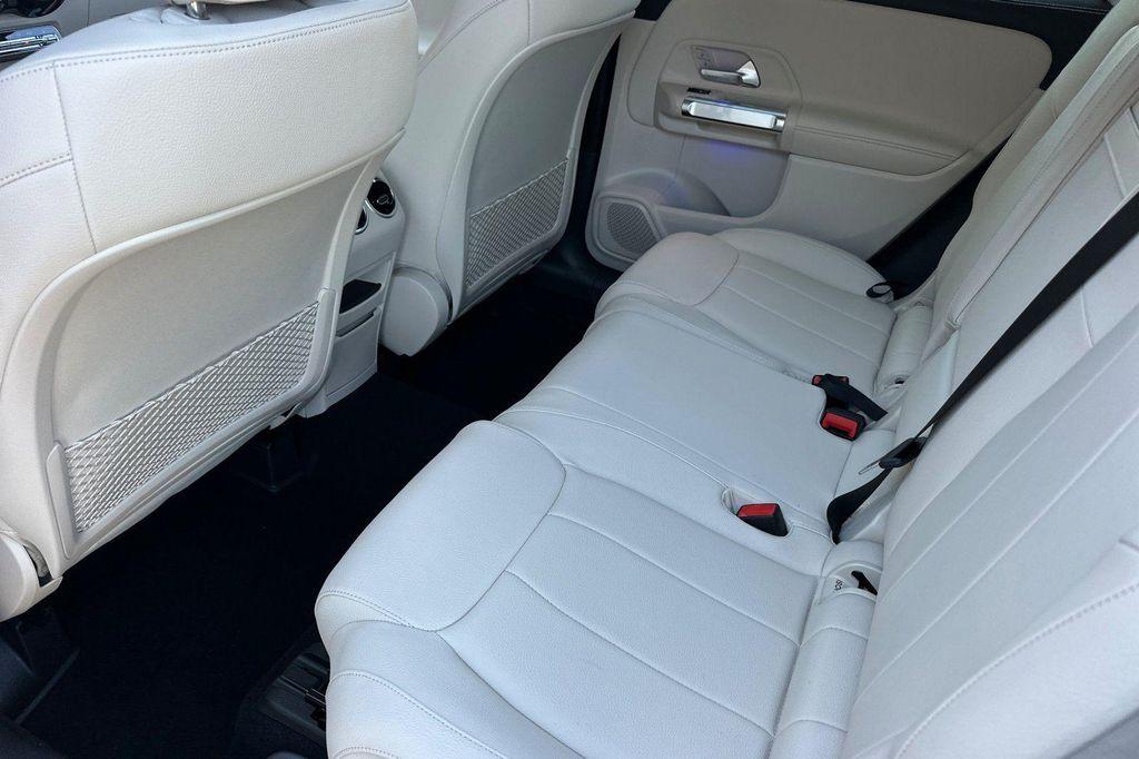 new 2025 Mercedes-Benz GLB 250 car, priced at $41,016