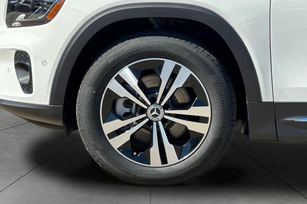 new 2025 Mercedes-Benz GLB 250 car, priced at $41,016