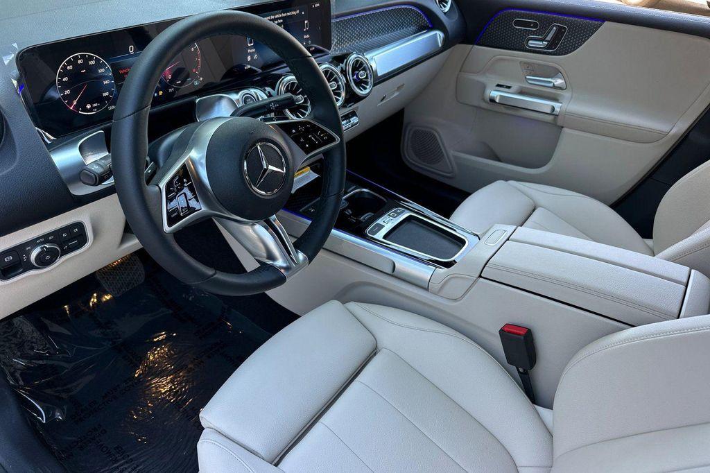 new 2025 Mercedes-Benz GLB 250 car, priced at $41,016