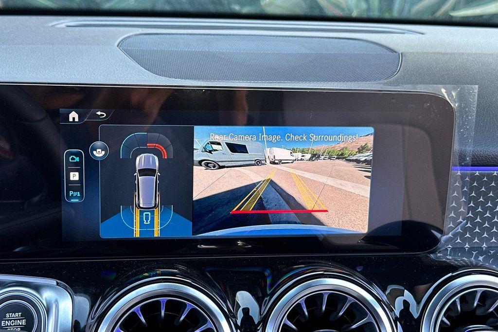 new 2025 Mercedes-Benz GLB 250 car, priced at $41,016