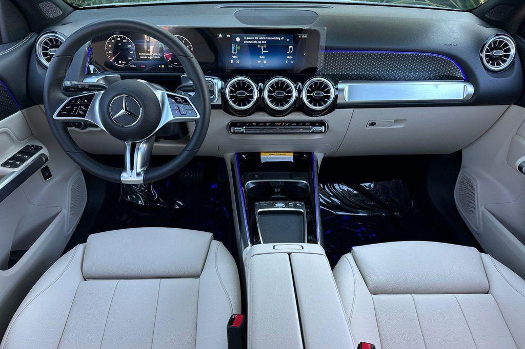 new 2025 Mercedes-Benz GLB 250 car, priced at $41,016