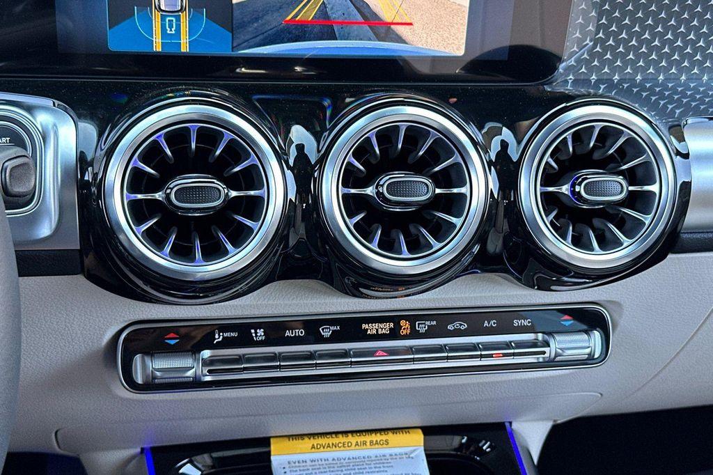 new 2025 Mercedes-Benz GLB 250 car, priced at $41,016