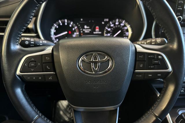 used 2022 Toyota Highlander car, priced at $33,294