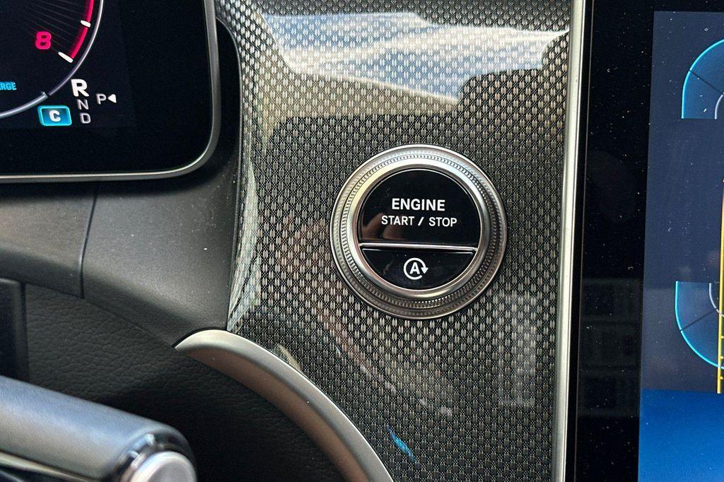 new 2025 Mercedes-Benz GLC 300 car, priced at $47,228