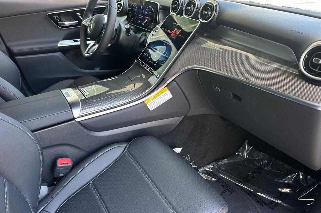 new 2025 Mercedes-Benz GLC 300 car, priced at $47,228
