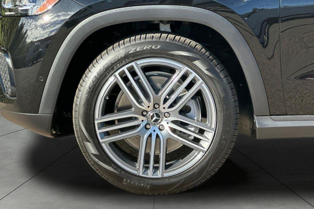 new 2026 Mercedes-Benz GLS 450 car, priced at $94,535