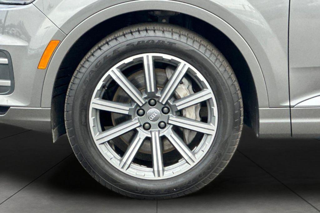 used 2018 Audi Q7 car, priced at $19,250