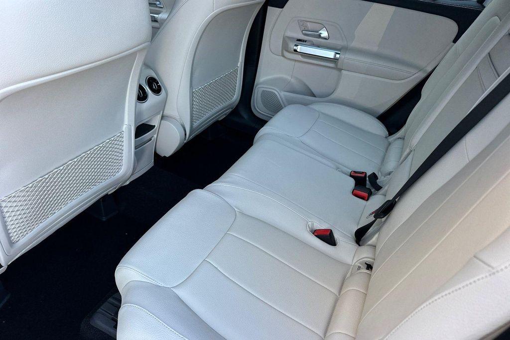 new 2025 Mercedes-Benz GLB 250 car, priced at $41,016