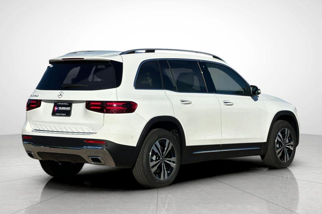 new 2025 Mercedes-Benz GLB 250 car, priced at $41,016