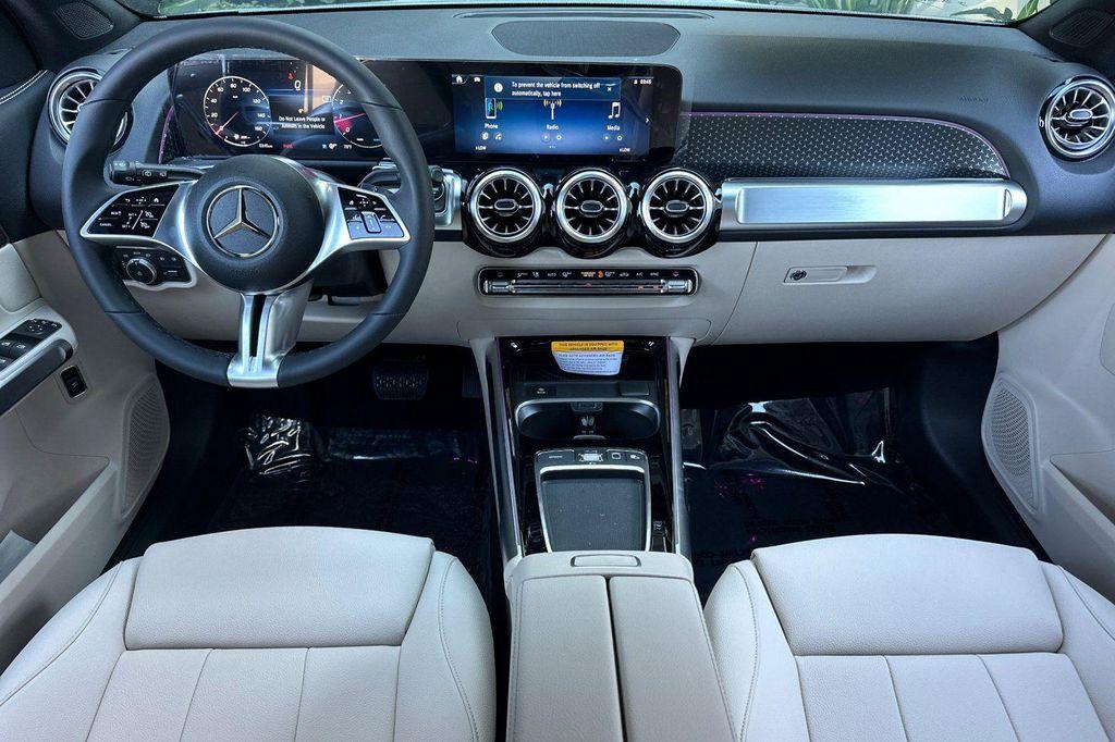 new 2025 Mercedes-Benz GLB 250 car, priced at $41,016