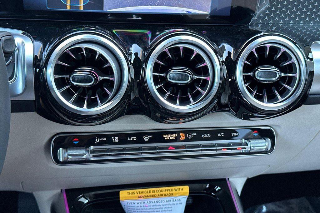 new 2025 Mercedes-Benz GLB 250 car, priced at $41,016