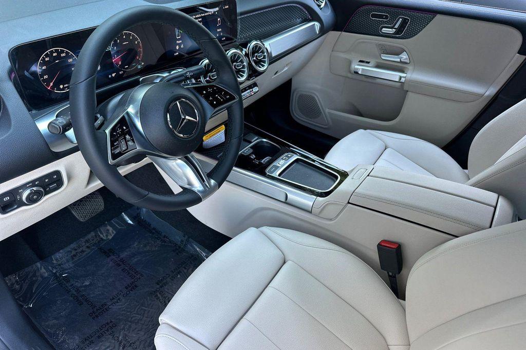 new 2025 Mercedes-Benz GLB 250 car, priced at $41,016