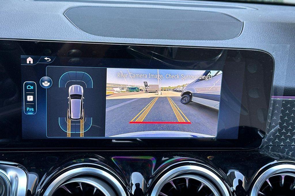 new 2025 Mercedes-Benz GLB 250 car, priced at $41,016