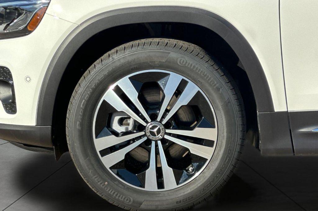 new 2025 Mercedes-Benz GLB 250 car, priced at $41,016