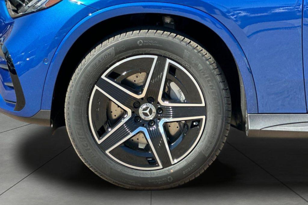 new 2026 Mercedes-Benz GLC 300 car, priced at $60,250