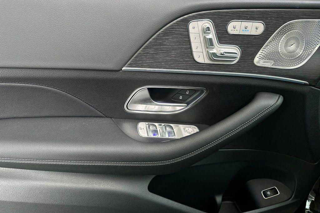 new 2025 Mercedes-Benz GLS 450 car, priced at $81,831