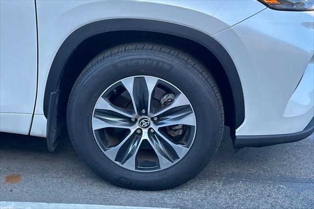 used 2024 Toyota Highlander car, priced at $44,497