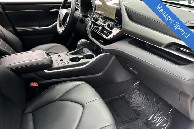 used 2024 Toyota Highlander car, priced at $41,200