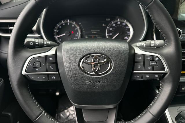 used 2024 Toyota Highlander car, priced at $44,497