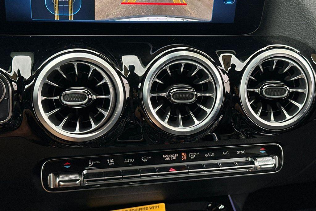 new 2025 Mercedes-Benz GLA 250 car, priced at $40,344