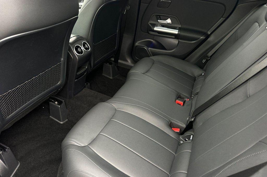 new 2025 Mercedes-Benz GLA 250 car, priced at $40,344