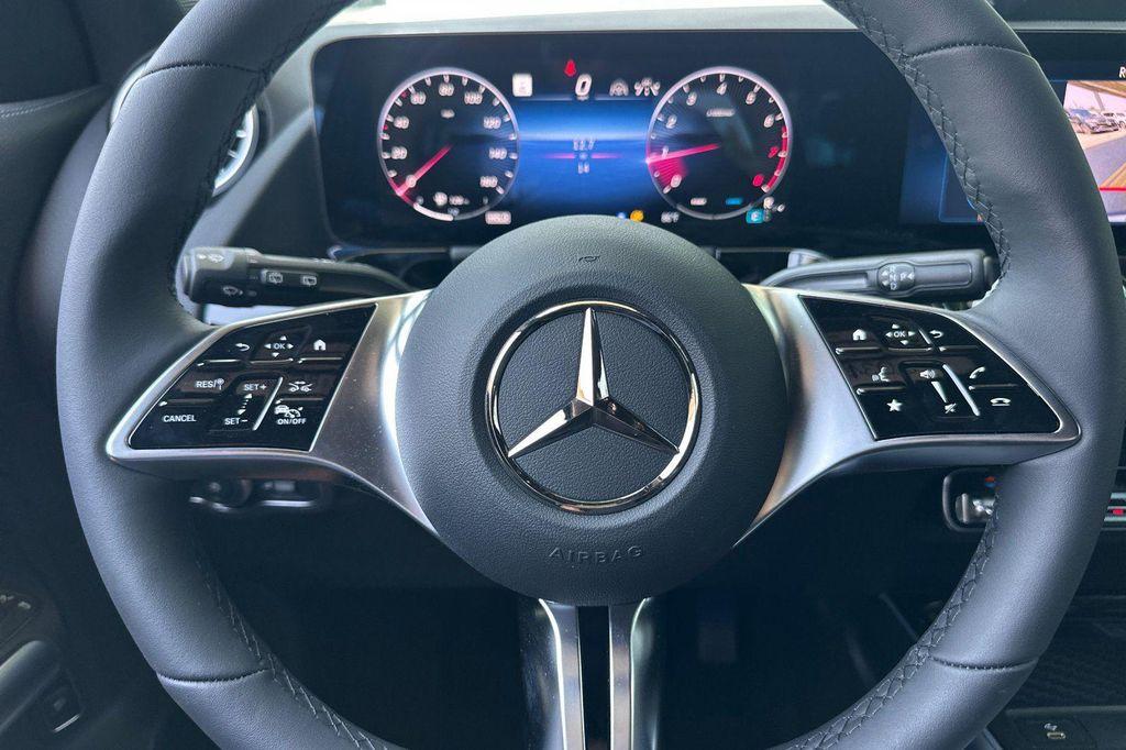 new 2025 Mercedes-Benz GLA 250 car, priced at $42,104