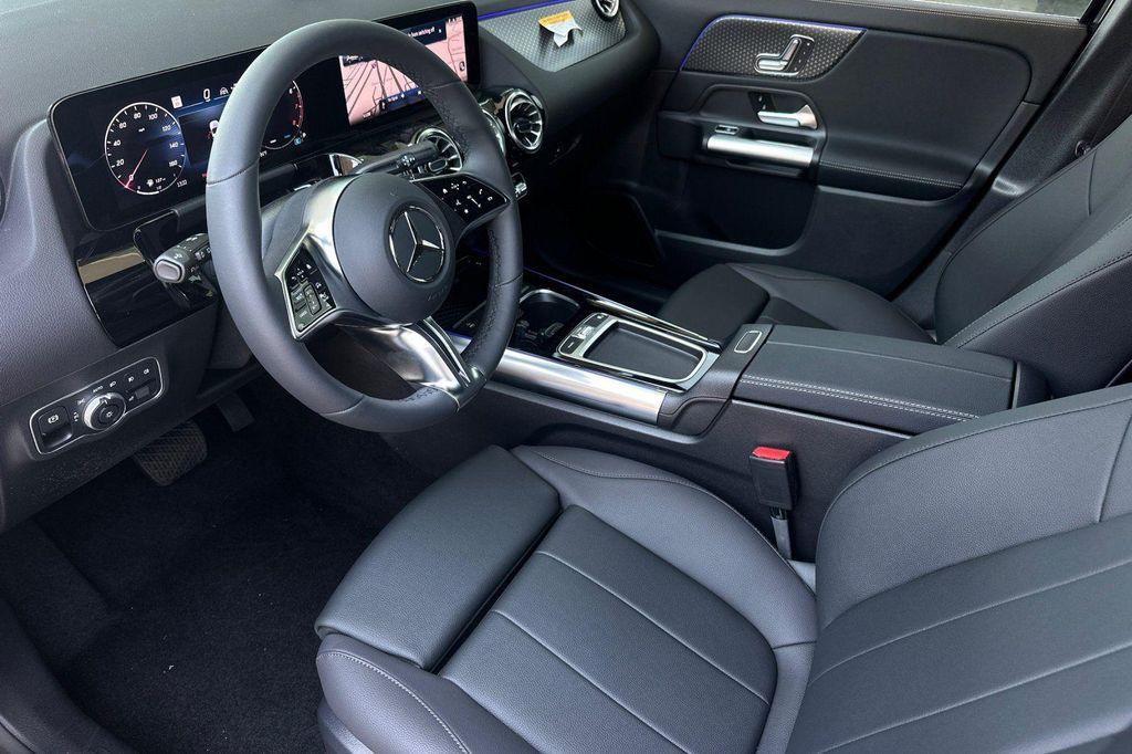 new 2025 Mercedes-Benz GLA 250 car, priced at $42,104