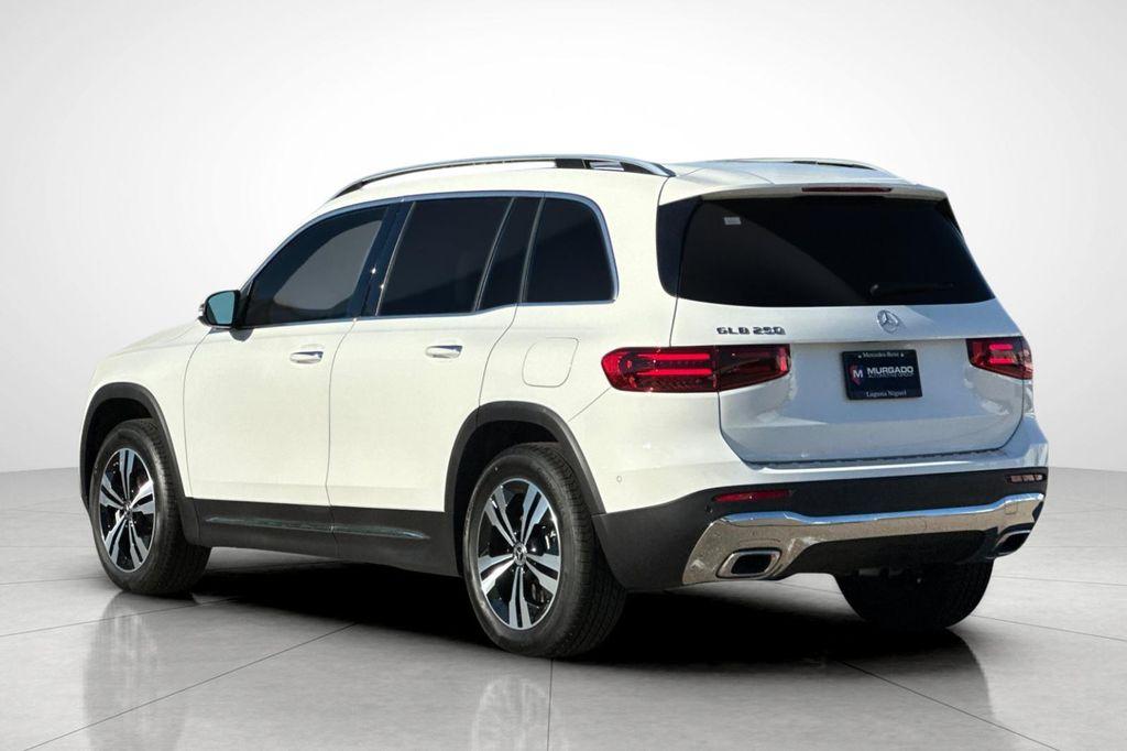 new 2025 Mercedes-Benz GLB 250 car, priced at $41,016