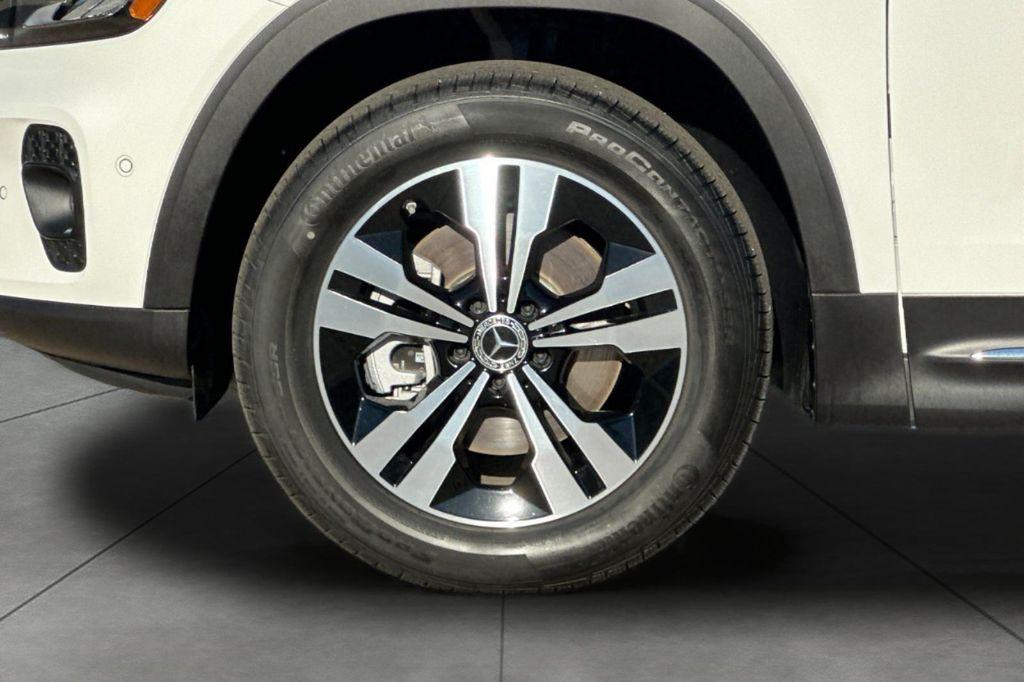 new 2025 Mercedes-Benz GLB 250 car, priced at $41,016