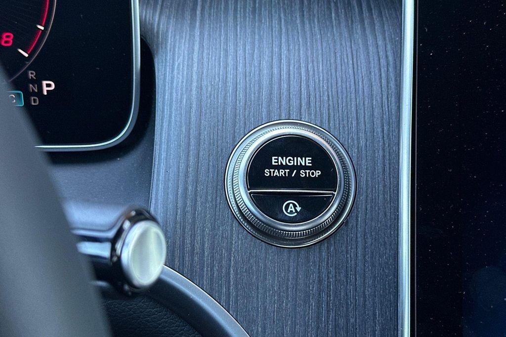new 2025 Mercedes-Benz GLC 300 car, priced at $57,325